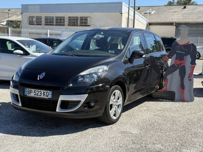 Renault Scenic III 1.5 DCI 110CH FAP BOSE NOIR de 2010