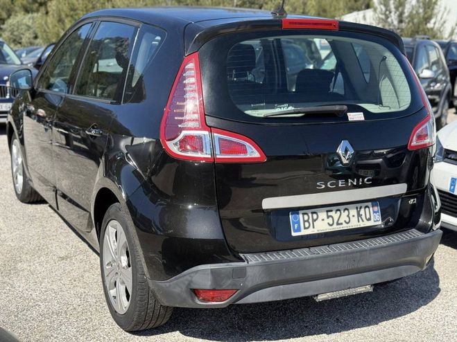 Renault Scenic III 1.5 DCI 110CH FAP BOSE NOIR de 2010