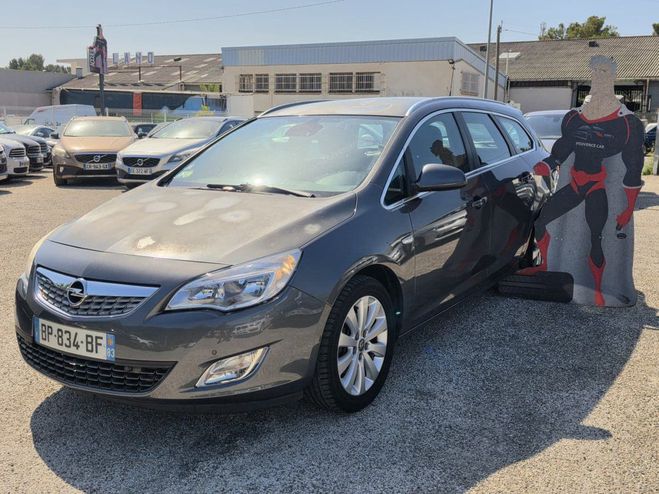 Opel Astra SPORTS TOURER 1.7 CDTI125 FAP CONNECT PA GRIS F de 2011