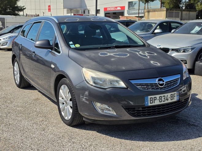 Opel Astra SPORTS TOURER 1.7 CDTI125 FAP CONNECT PA GRIS F de 2011