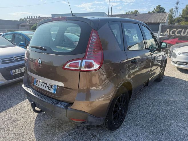 Renault Scenic III 1.5 DCI 110CH FAP AUTHENTIQUE MARRON de 2011