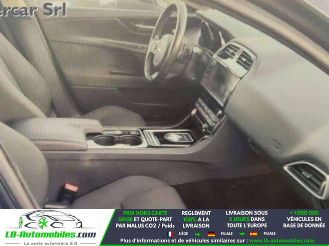 Jaguar XE 180 ch BVA Bleu M�tallique de 2016