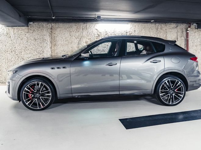 Maserati Levante (2) 3.8 V8 580 TROFEO 4WD AUTO Gris M�tallis� de 2020