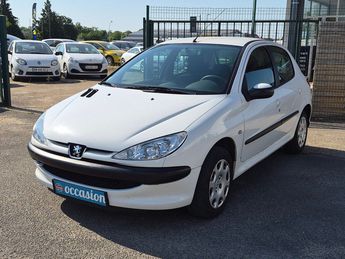  Voir d&eacute;tails -Peugeot 206 1.4 75 STYLE &agrave; Blois (41)
