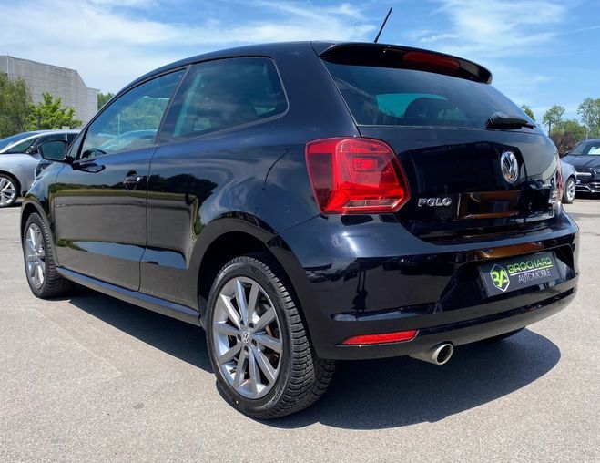 Volkswagen Polo / 1.4L TDI 90 CH BVM 5 / 1er Main / Suiv Noir de 2015
