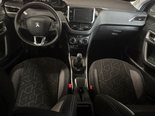 Peugeot 2008 1.2 PureTech 82ch BVM5 Style Rouge de 2017