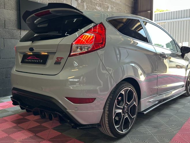 Ford Fiesta ST200 1.6 EcoBoost 200 / RADAR ARRIERE / Gris de 2016