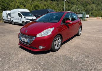 Voir d&eacute;tails -Peugeot 208 ALLURE BlueHDi 92ch -garantie 12 mois- &agrave; Algrange (57)