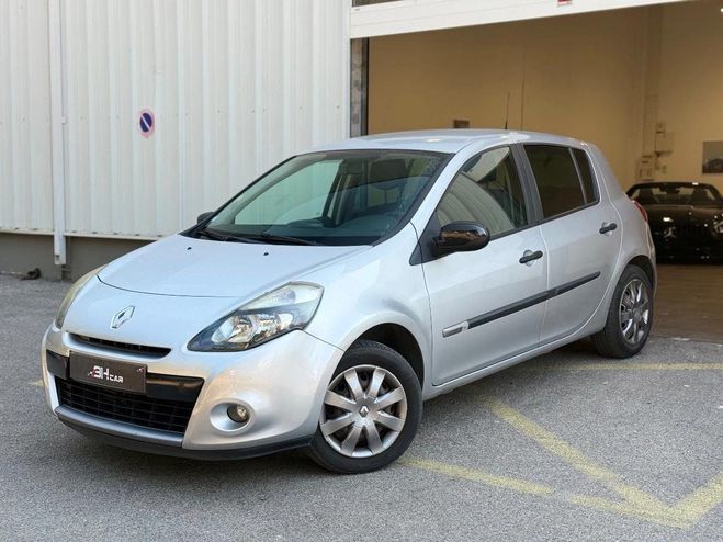 Renault Clio 1.5 DCI 75cv NIGHT DAY / ENTRETIEN COMPL Gris de 2012