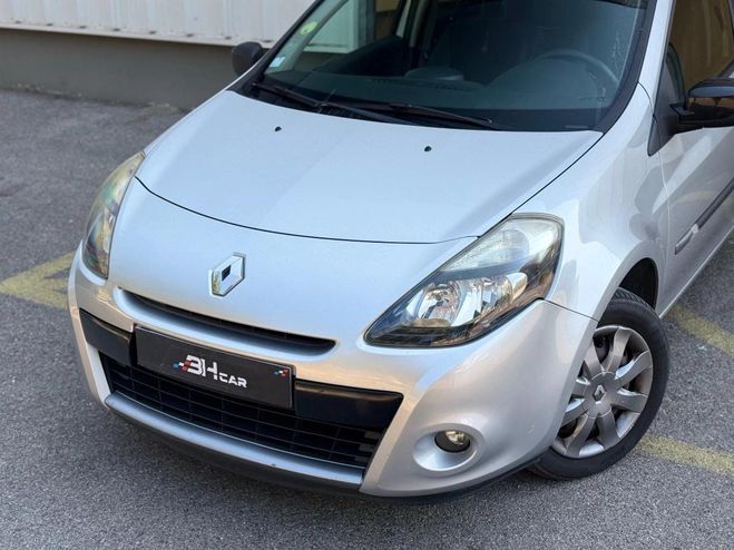Renault Clio 1.5 DCI 75cv NIGHT DAY / ENTRETIEN COMPL Gris de 2012