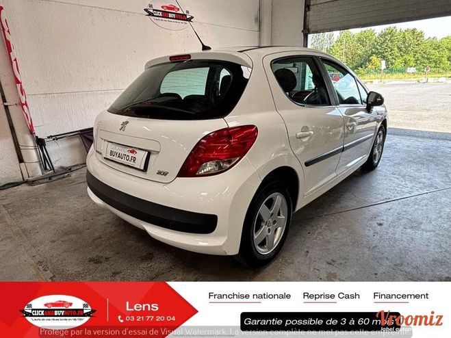 Peugeot 207 1.4 VTI 95 URBAN MOVE / TOIT PANO / CLIM Blanc de 2010