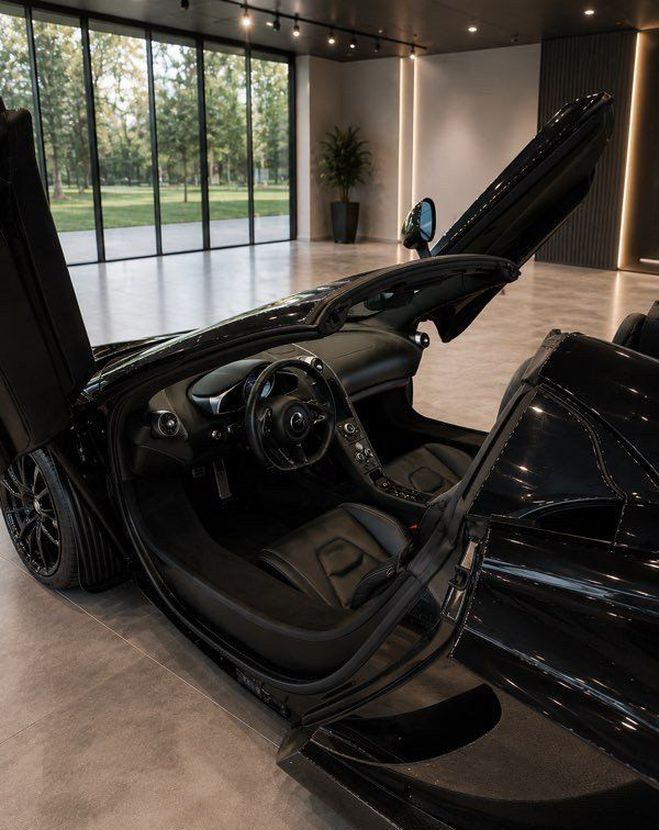Mclaren Mp4 12c Spider fran�aise sort de r�vision  de 2013