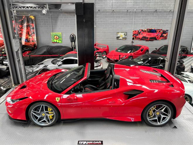 Ferrari F8 Tributo SPIDER ? TVA apparente passenger display Rosso Corsa de 2025