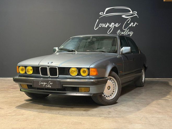 BMW Serie 7 E32 735i - 3,5l 6 cylindres - R�vision c Gris de 1987
