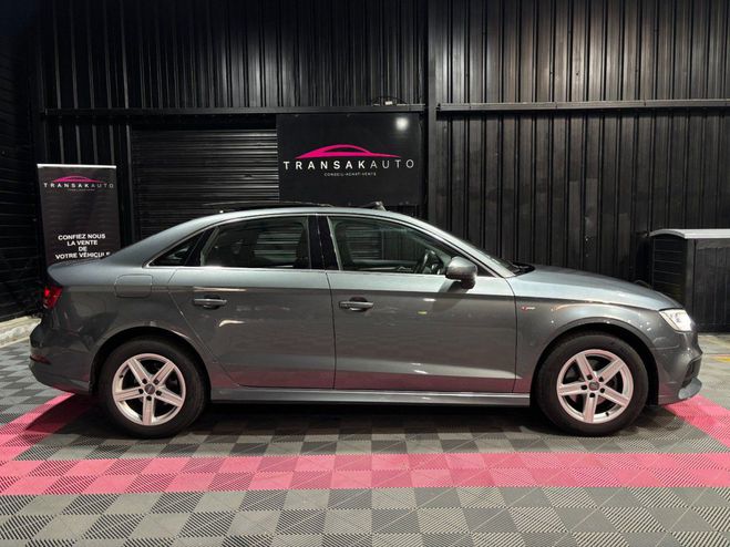Audi A3 BERLINE 1.6 TDI 116 S Line Toit Ouvrant Gris de 2017