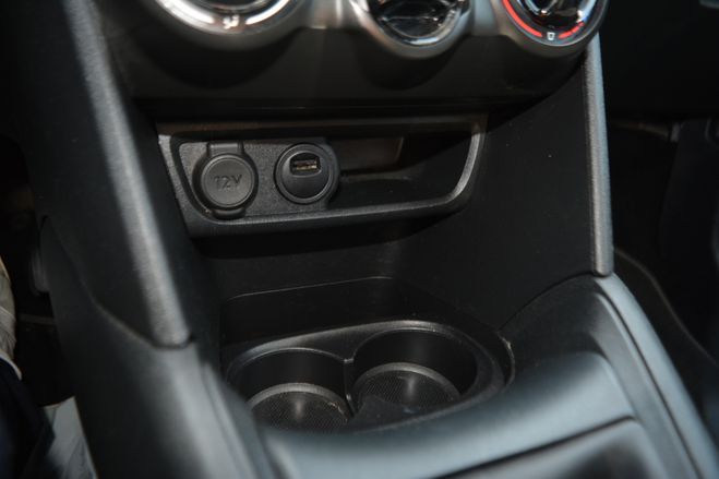 Peugeot 208 1.2 PURETECH 82CH E6.C SIGNATURE 5P GRIS  de 2019