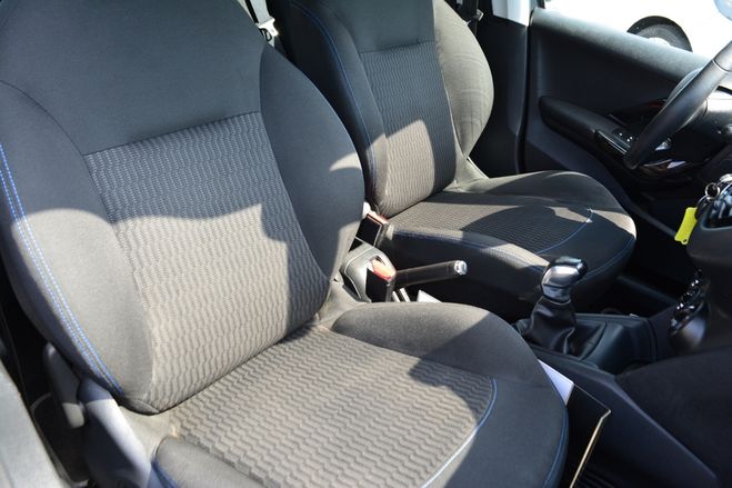 Peugeot 208 1.2 PURETECH 82CH E6.C SIGNATURE 5P GRIS  de 2019