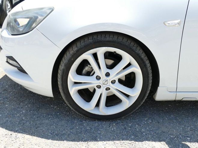 Opel Astra 1.7 CDTI 110 Ch WHITE EDITION BVM6 Blanc de 2012