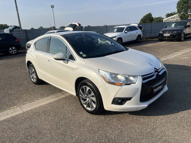 Citroen DS4 1.6 e-HDi 110ch Airdream So Chic ClimAut BLANC de 2011