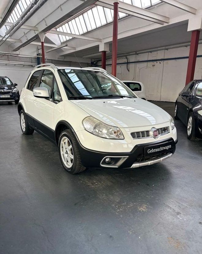 Fiat Sedici 4x4 1.9 jtd multijet 120ch Blanc de 2012