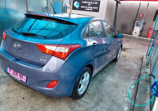 Hyundai I30 1.6 crdi 110 blue drive pack inventive Bleu de 2012