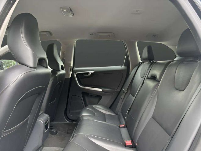 Volvo XC60 D4 181CH MOMENTUM GEARTRONIC GRIS F de 2015