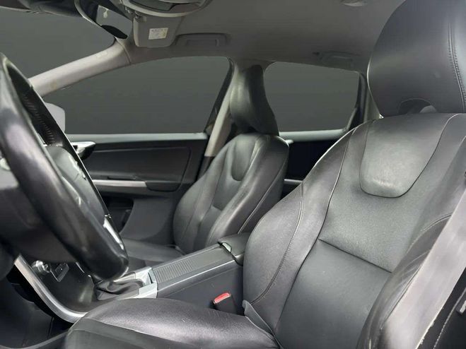 Volvo XC60 D4 181CH MOMENTUM GEARTRONIC GRIS F de 2015