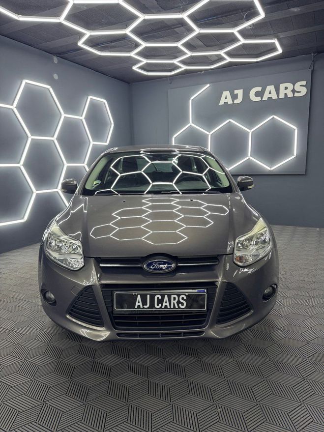 Ford Focus sw 1.6 tdci 95ch 1ere main distri neuve  Beige de 2014