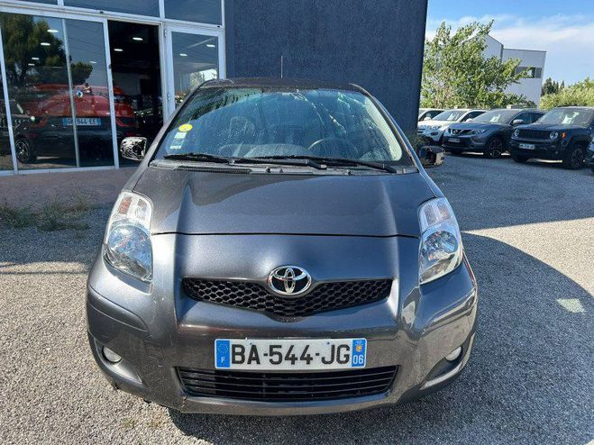Toyota Yaris 69 VVT-I CONFORT PACK 5P GRIS F de 2010