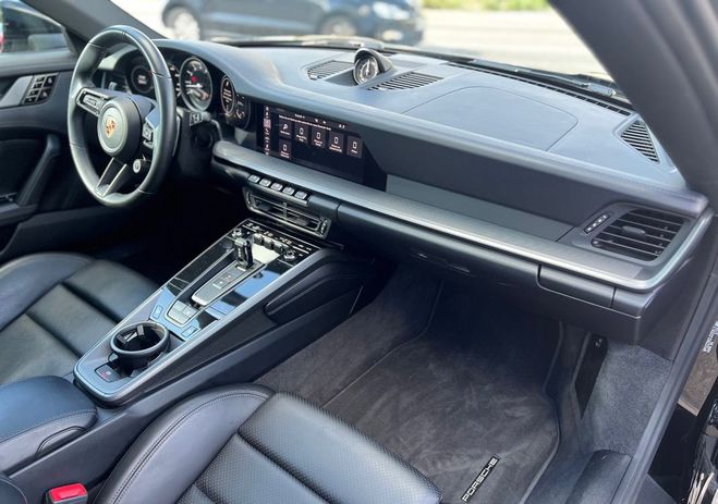 Porsche 911 992 carrera 4s 450 ch din pack sport des Noir de 2019