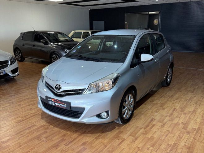 Toyota Yaris 69 VVT-i Dynamic Gris de 2014
