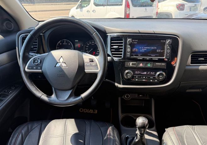 Mitsubishi Outlander 2.2 DID 150 CH INVITE 4Wd Gris de 2015