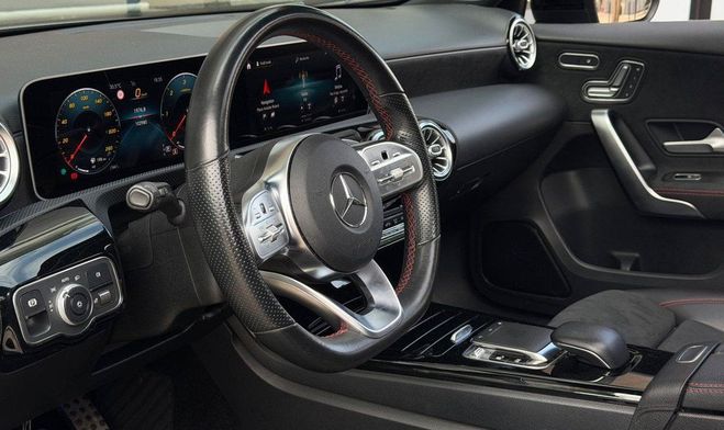 Mercedes Classe A 180D 116CH AMG LINE 7G-DCT TOIT OUVRANT  Gris de 2019