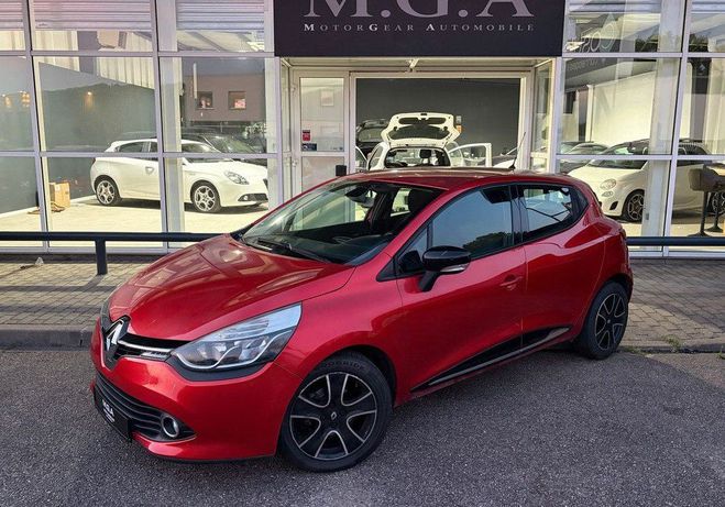 Renault Clio IV 0.9 PARIS 90 CH Rouge de 2014