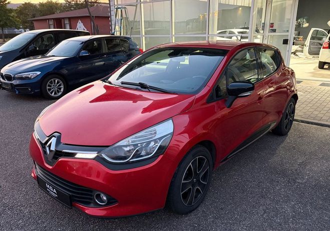 Renault Clio IV 0.9 PARIS 90 CH Rouge de 2014