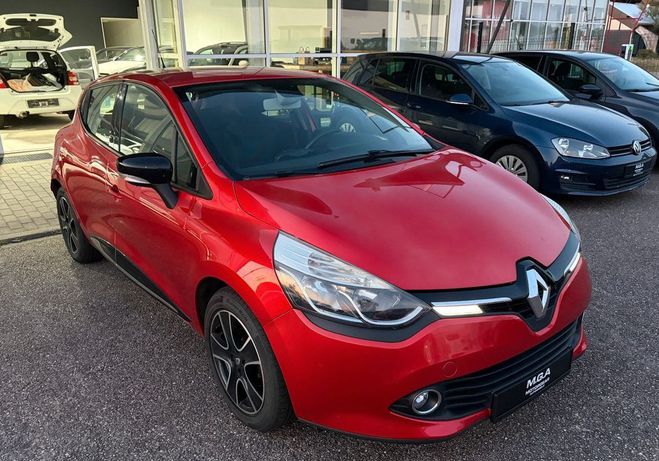 Renault Clio IV 0.9 PARIS 90 CH Rouge de 2014