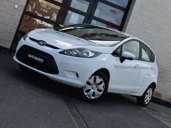  Voir d&eacute;tails -Ford Fiesta 1.25i Titanium Airco Verw Zetels Topstaa &agrave; Kuurne (85)