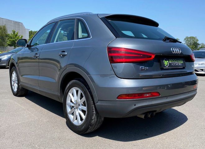 Audi Q3 / 2.0l 4 Cylindres 140 CH BVM 6 / V�hicu Gris de 2012