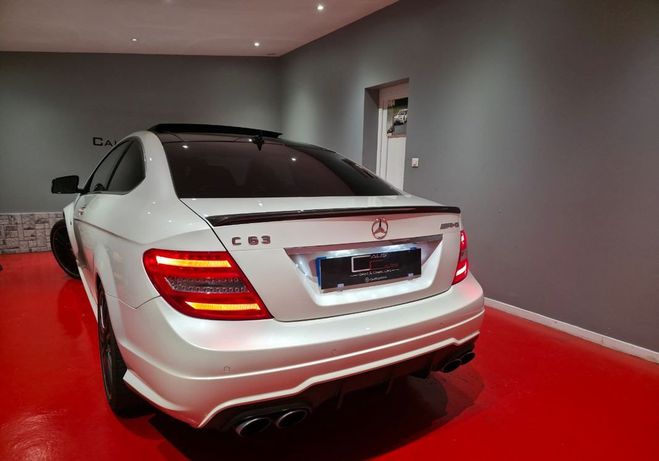 Mercedes Classe C 63 AMG 6.3 V8 487CH PACK PERFORMANCE PLU Blanc de 2012