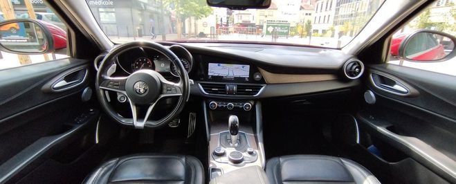 Alfa romeo Giulia 2.0 TB 200 LUSSO BVA CUIR SIEGES ELECTRI Rouge de 2017