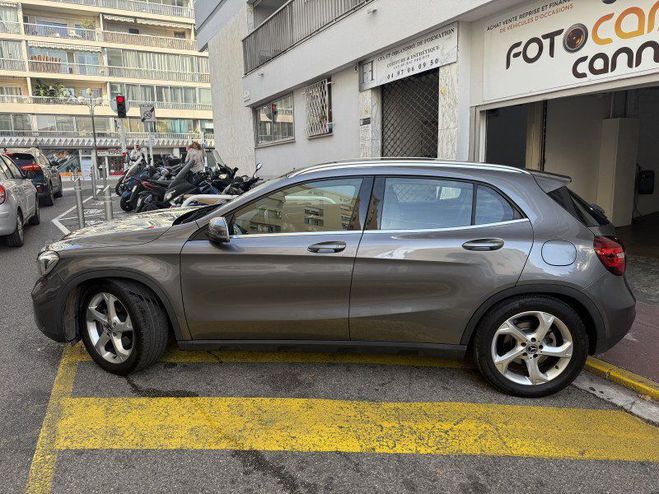 Mercedes Classe GLA CLASSE 180 122CH SENSATION 7G-DCT EURO6D Gris de 2019