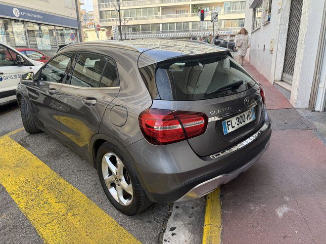 Mercedes Classe GLA CLASSE 180 122CH SENSATION 7G-DCT EURO6D Gris de 2019
