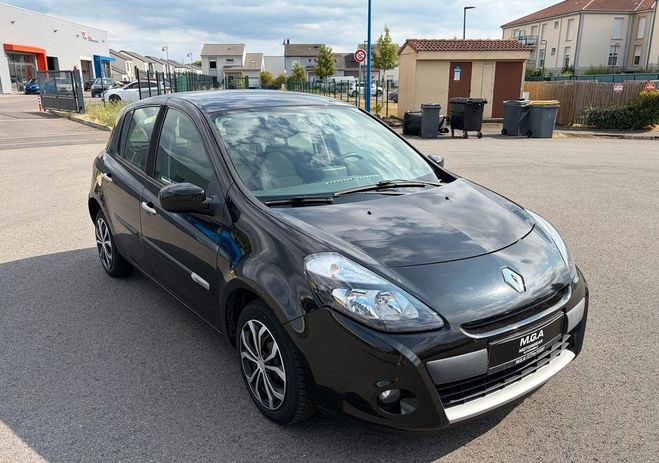 Renault Clio III 1.2 DYNAMIQUE 75 CH Noir de 2011