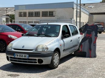  Voir d&eacute;tails -Renault Clio II 1.2 (1149) 58CH 5P &agrave;  La Garde (83)