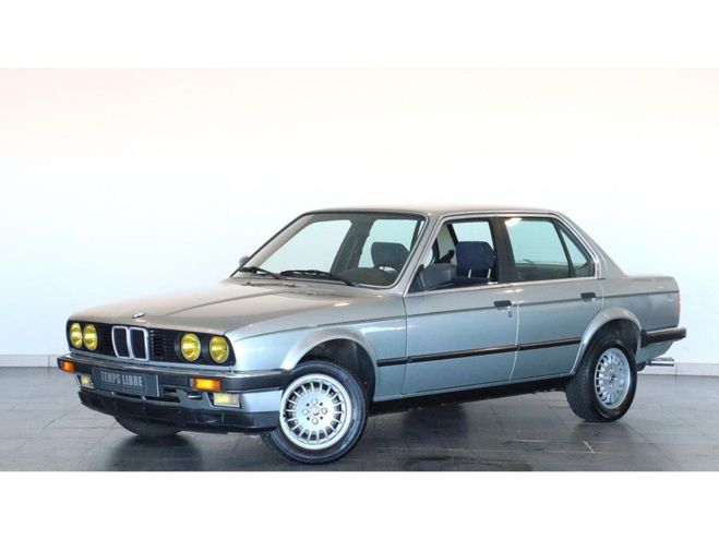 BMW Serie 3 323i E30 SAPHIRBLAU de 1984