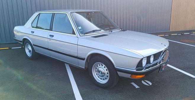 BMW Serie 5 520i e28 Gris de 1983