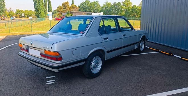 BMW Serie 5 520i e28 Gris de 1983