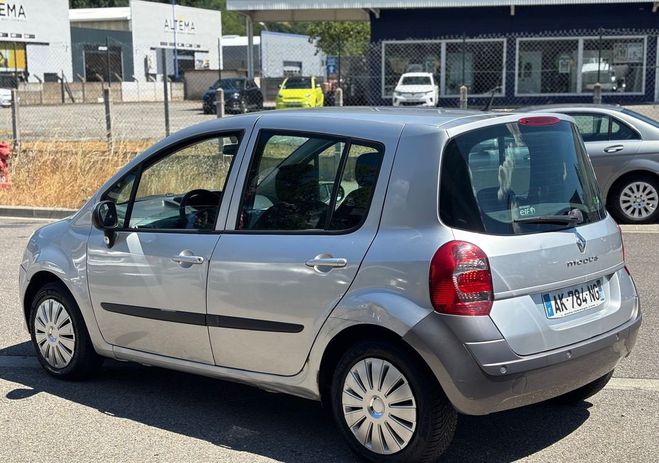 Renault Modus 1.2 tCe 100ch Expression ECO� Gris de 2010