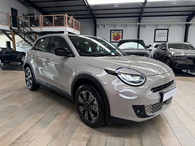 Fiat 600 Pop T-Gen 3 1.2 Hybrid Turbo 145 ch eDCT Beige de 2025