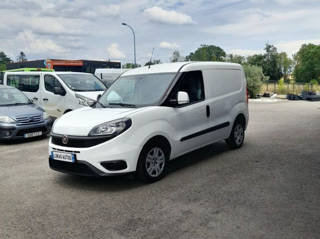 Fiat Doblo CARGO 3 PLACES 1.6 CV 105 PRO LOUNGE PRI Blanc de 2022